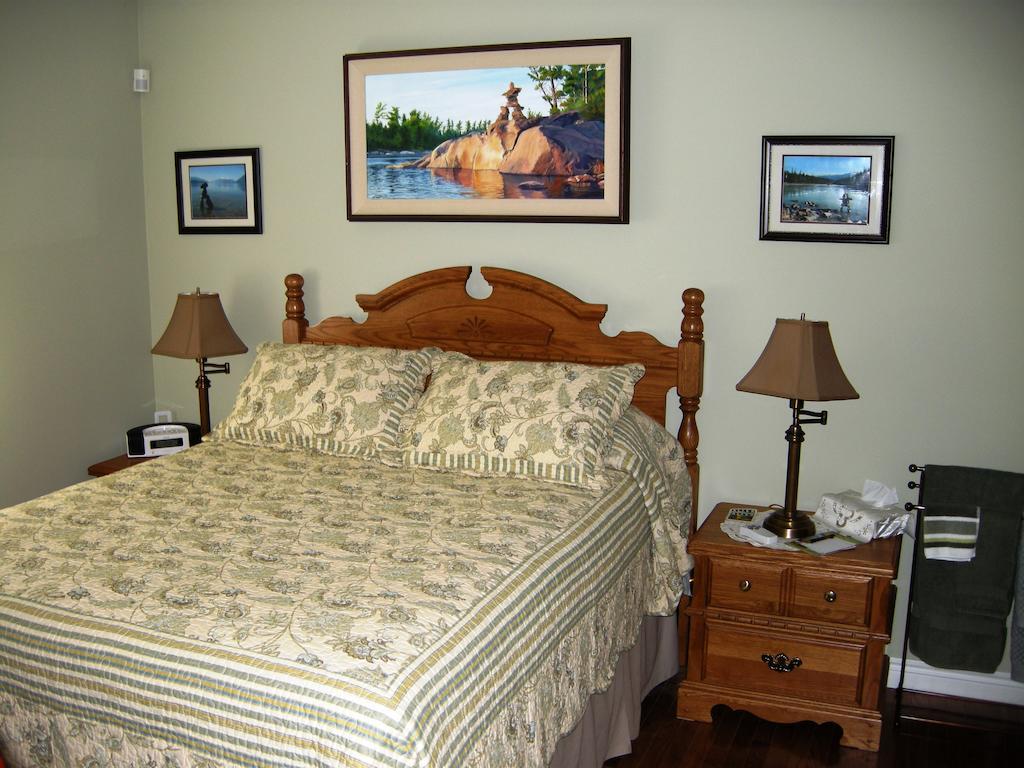 Tucked Inn The Harbour B&B Victoria Harbour Стая снимка