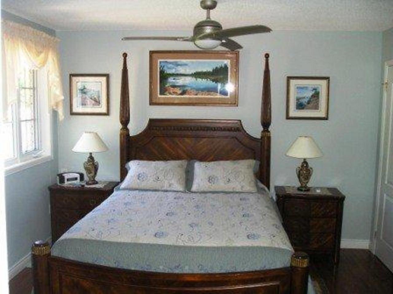 Tucked Inn The Harbour B&B Victoria Harbour Екстериор снимка